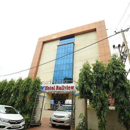 Hotel Railview Bhuvanesvar Kültér fotó