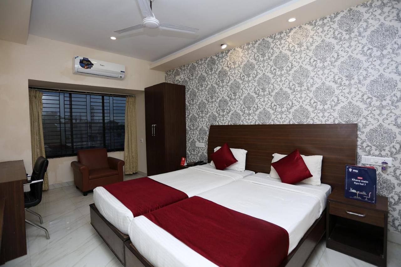 Hotel Railview Bhuvanesvar Kültér fotó