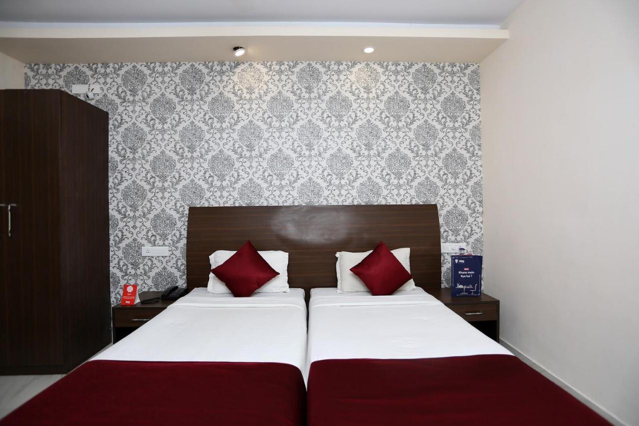 Hotel Railview Bhuvanesvar Kültér fotó