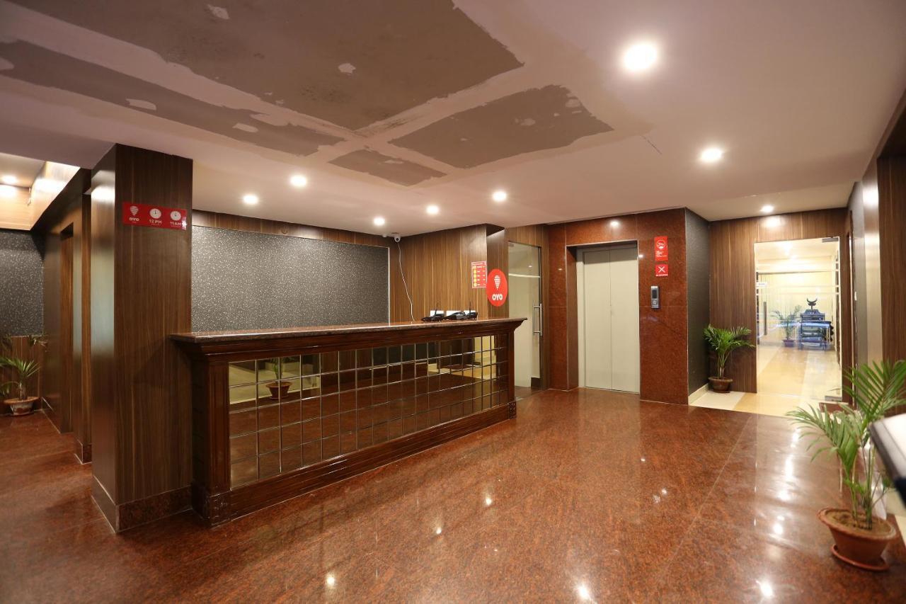 Hotel Railview Bhuvanesvar Kültér fotó