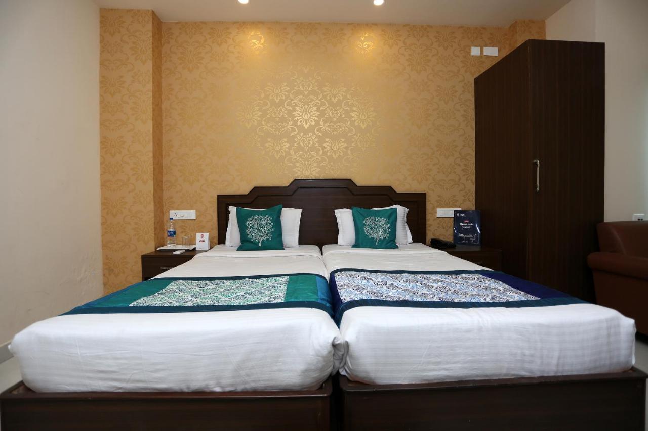 Hotel Railview Bhuvanesvar Kültér fotó