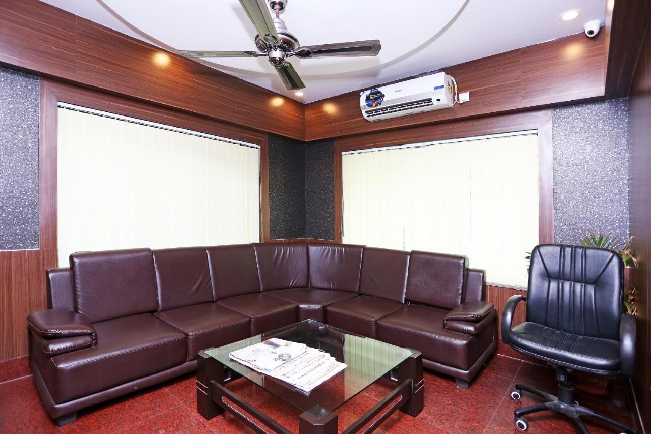 Hotel Railview Bhuvanesvar Kültér fotó