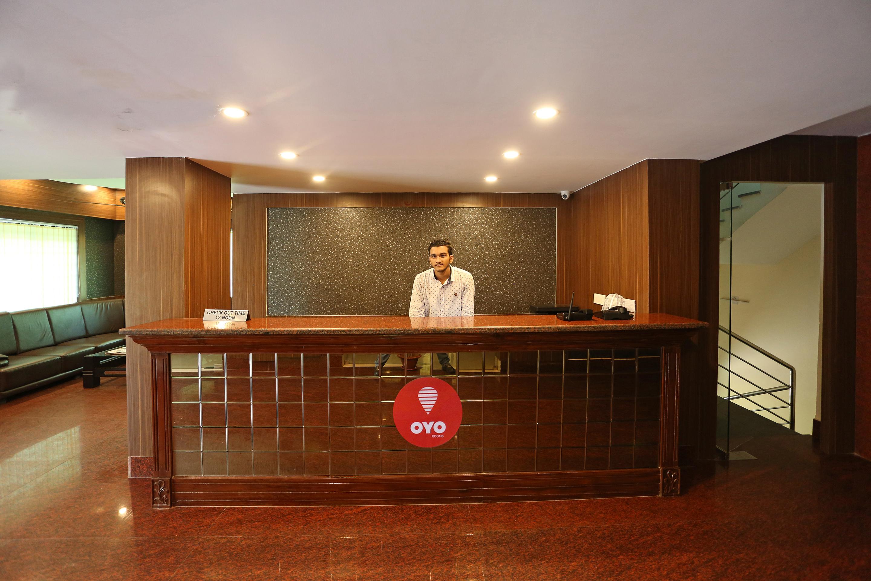 Hotel Railview Bhuvanesvar Kültér fotó