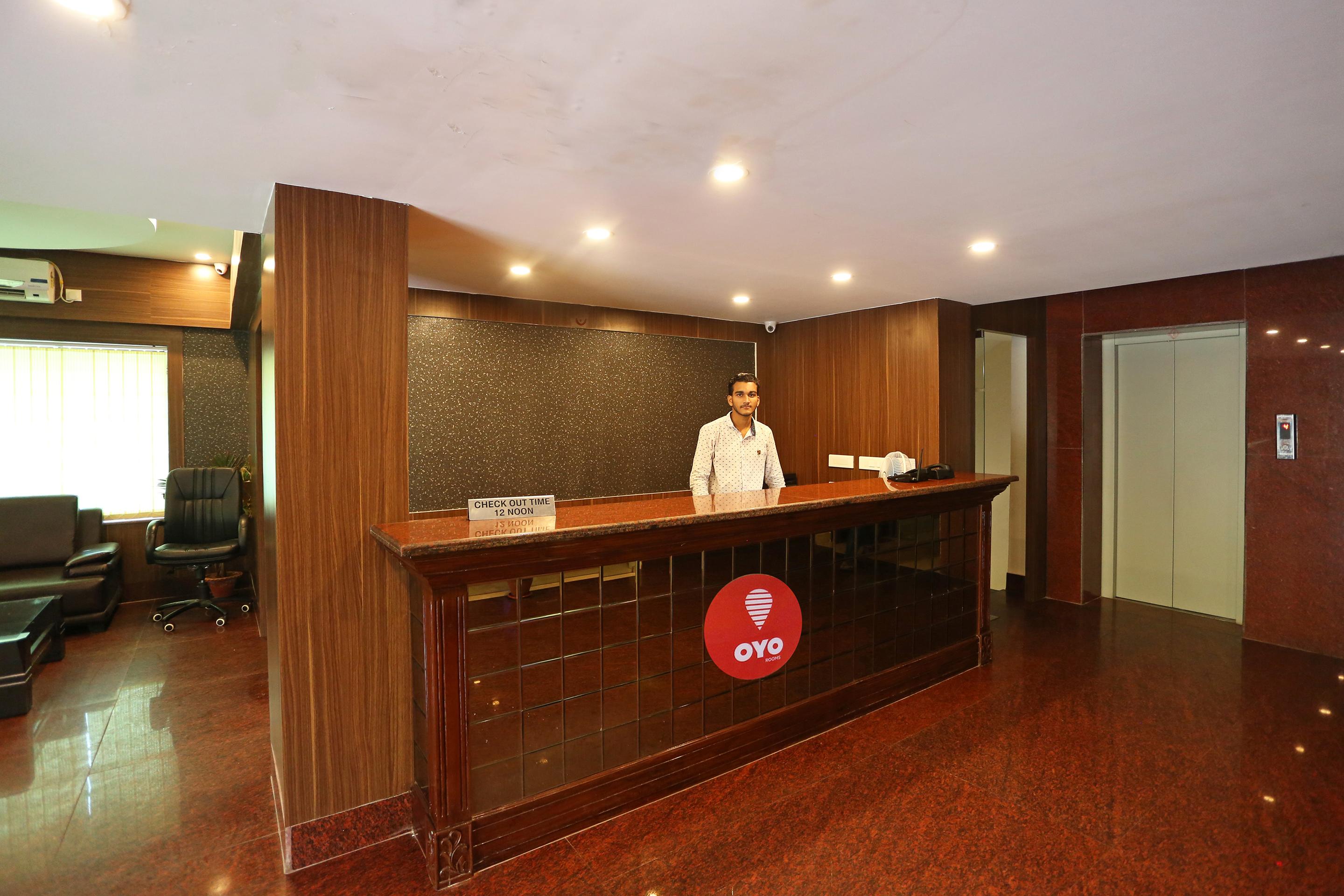 Hotel Railview Bhuvanesvar Kültér fotó